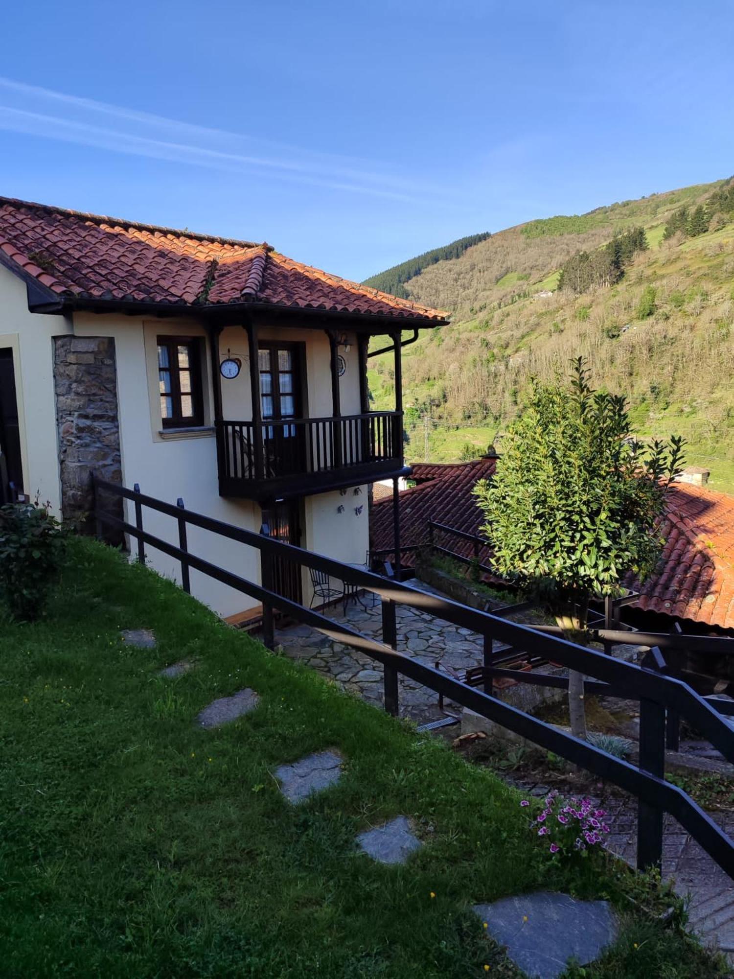 La Casina De Santulaya Villa Cangas De Narcea Eksteriør bilde